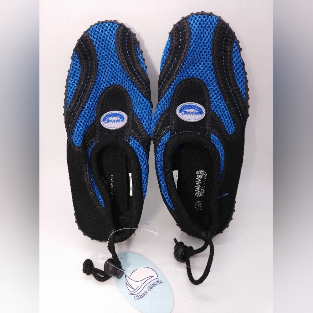 NWT Wave Blue and Black Mesh Water Shoes